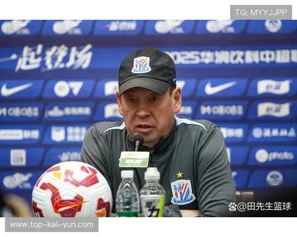 主帅带队深夜加练，队员疲惫表情引热议