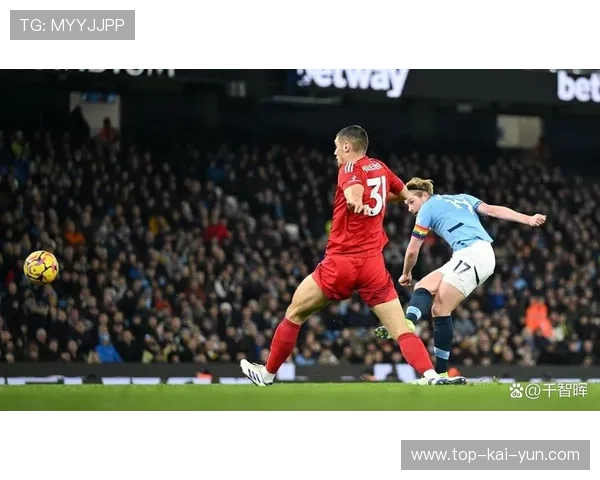 德布劳内边路挑传创造转移空档，曼城攻势层层递进