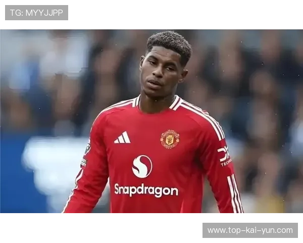 曼联定位球配合精彩，拉什福德头槌定乾坤